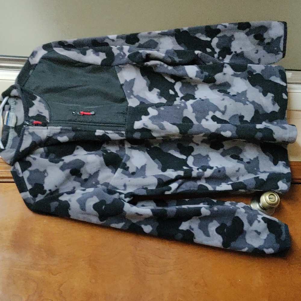 💥5/$10💥🎆 Star Camouflage Fleece Sweatshirt
